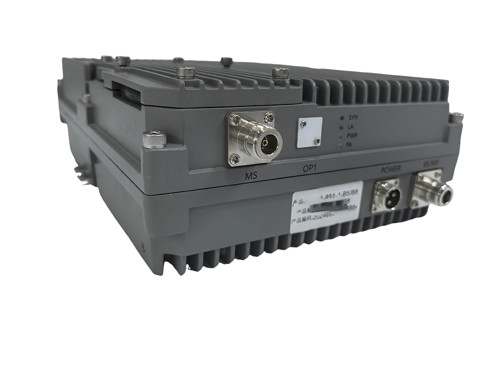  永平三频手机信号接收器2000㎡